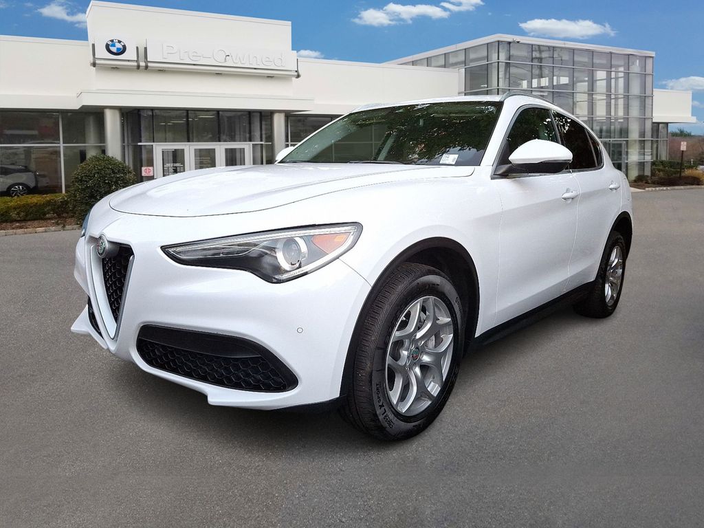 Thumbnail: 2019 Alfa Romeo Stelvio - 1