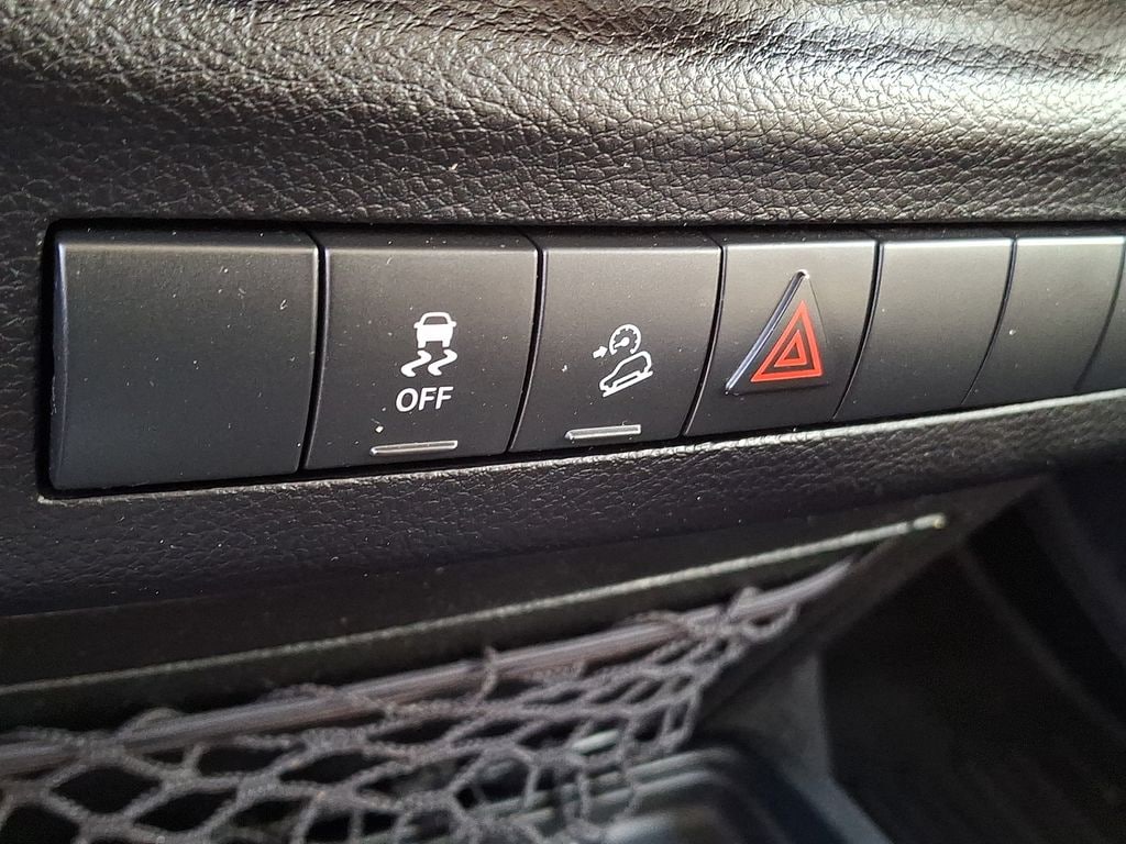 Thumbnail: 2016 Jeep Wrangler - 21