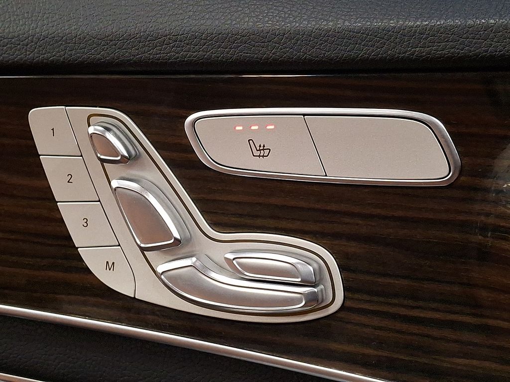 Thumbnail: 2018 Mercedes-Benz C-Class - 23