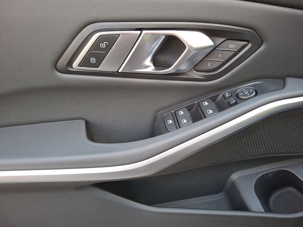 Thumbnail: 2019 BMW 3 Series - 9