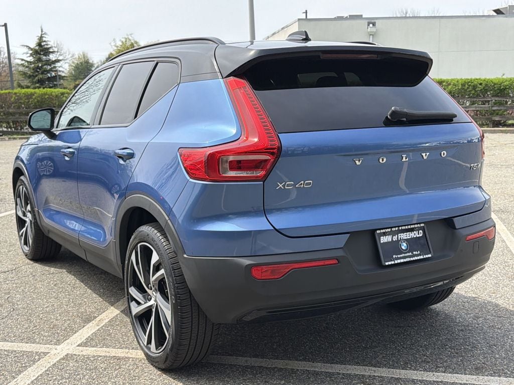 Thumbnail: 2021 Volvo XC40 - 12