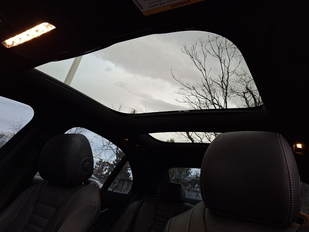 Thumbnail: 2022 Mercedes-Benz E-Class - 10