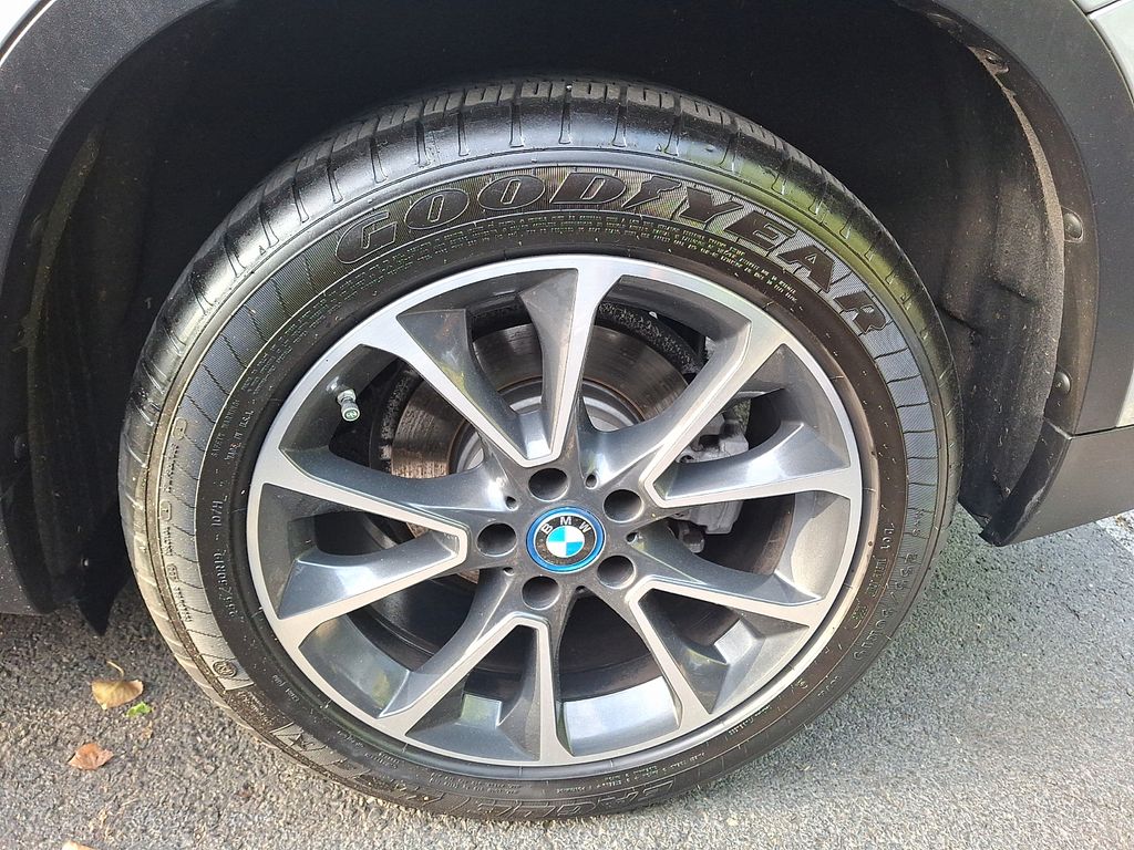 Thumbnail: 2018 BMW X5 - 6