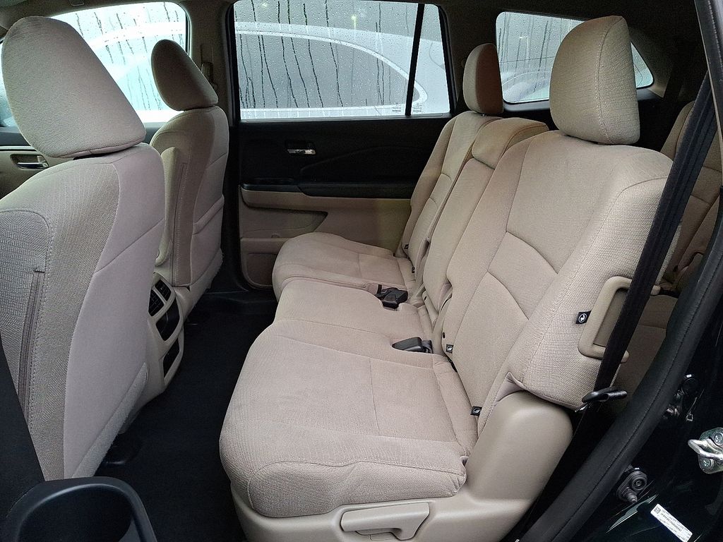 Thumbnail: 2016 Honda Pilot - 8