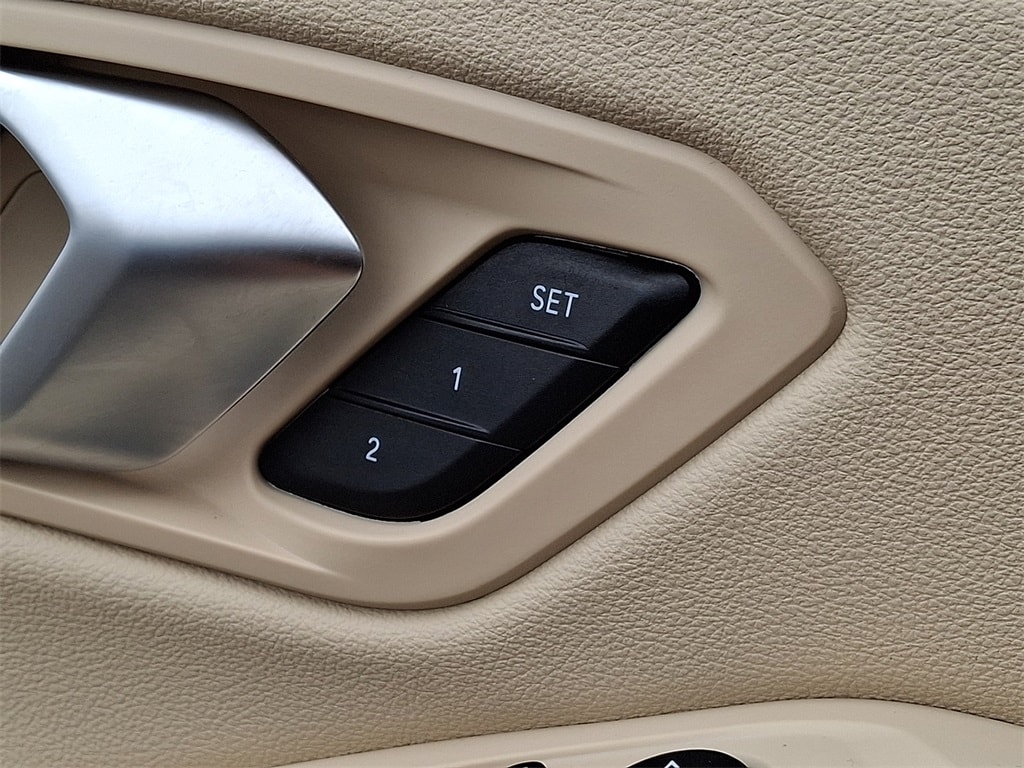 Thumbnail: 2025 BMW 3 Series - 25