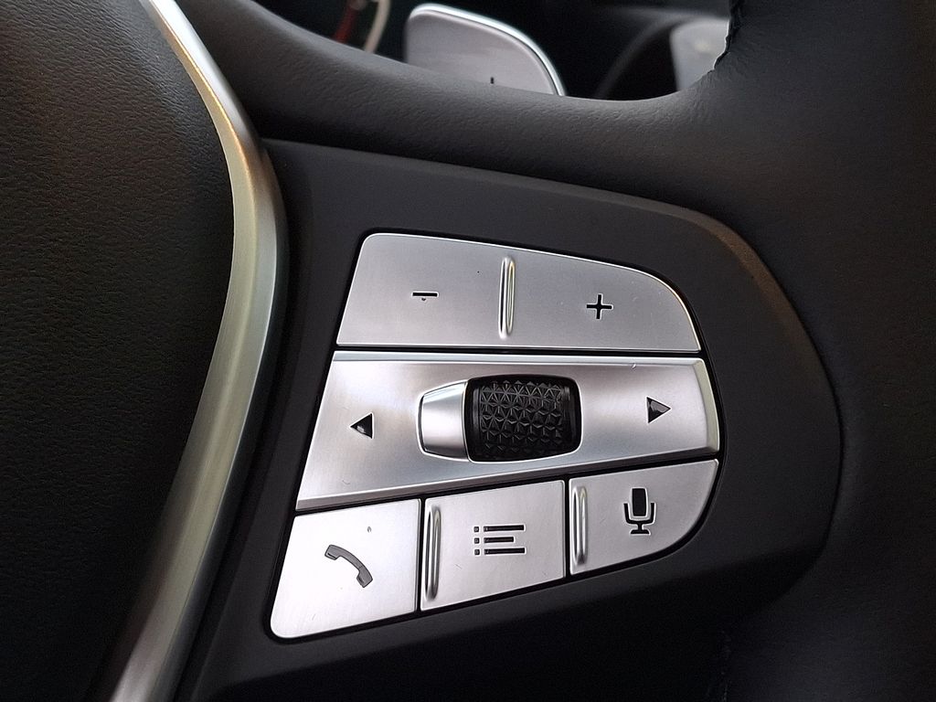 Thumbnail: 2025 BMW X4 - 19