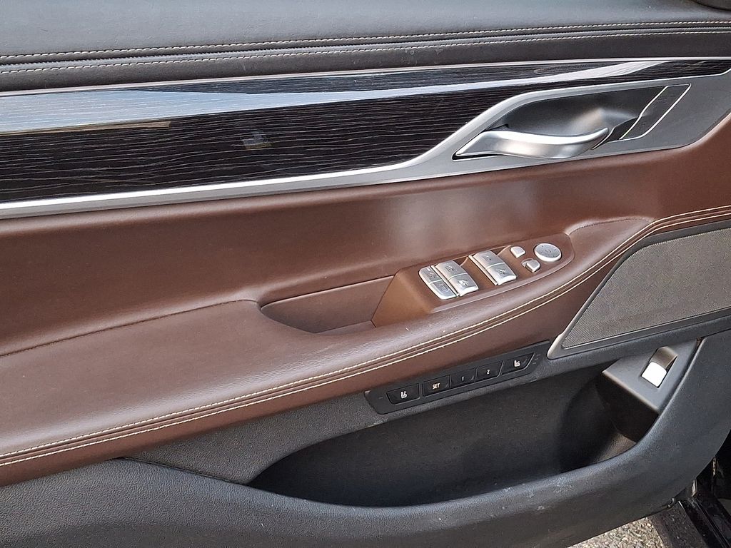 Thumbnail: 2019 BMW 7 Series - 8
