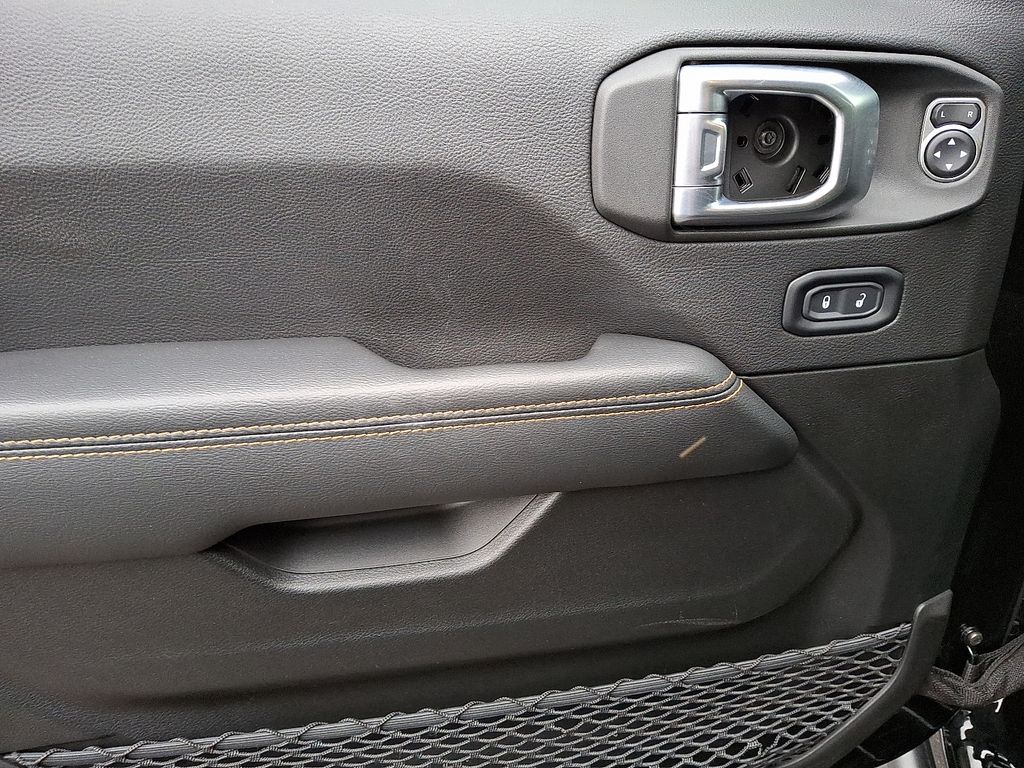 Thumbnail: 2022 Jeep Wrangler - 8