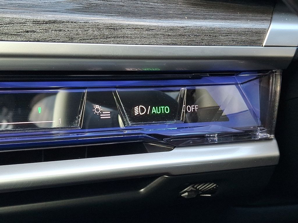 Thumbnail: 2023 BMW 7 Series - 20