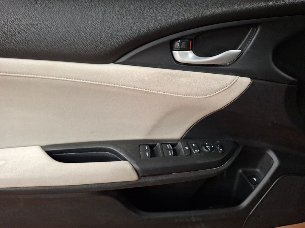 Thumbnail: 2022 Honda Insight - 9