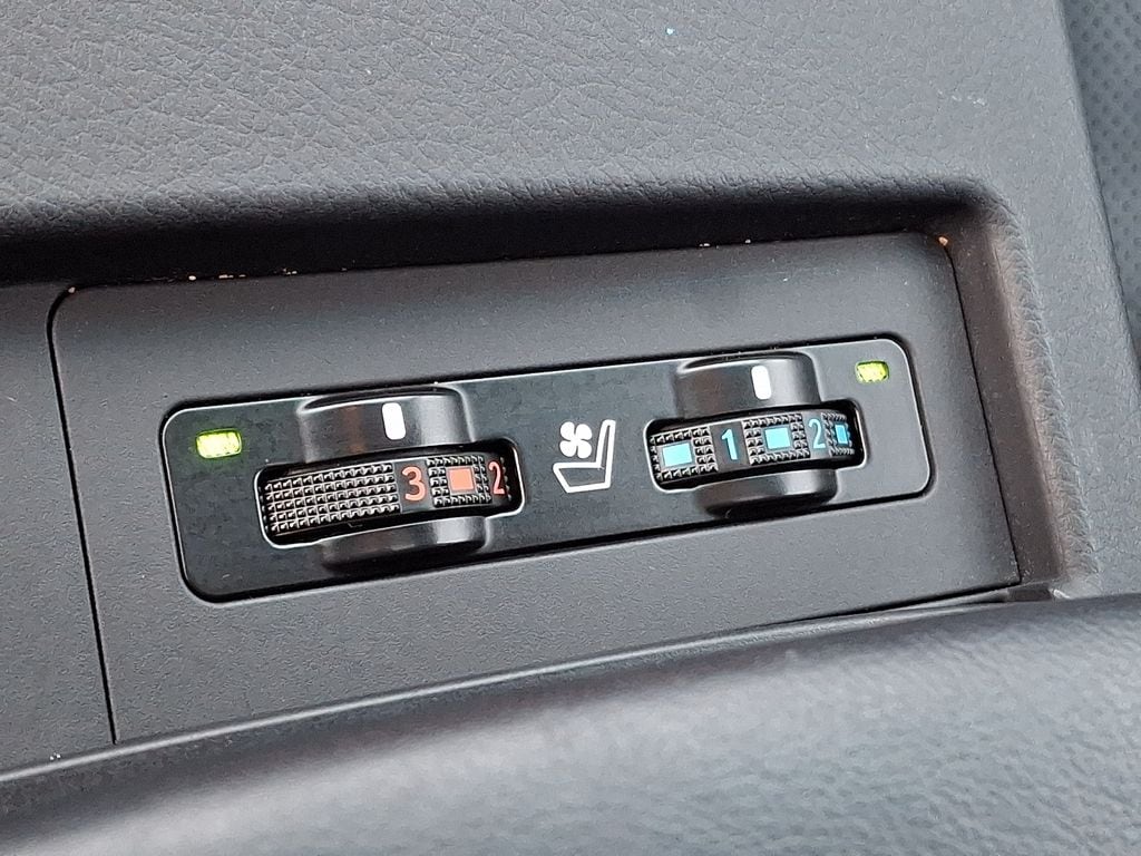 Thumbnail: 2010 Lexus RX - 21