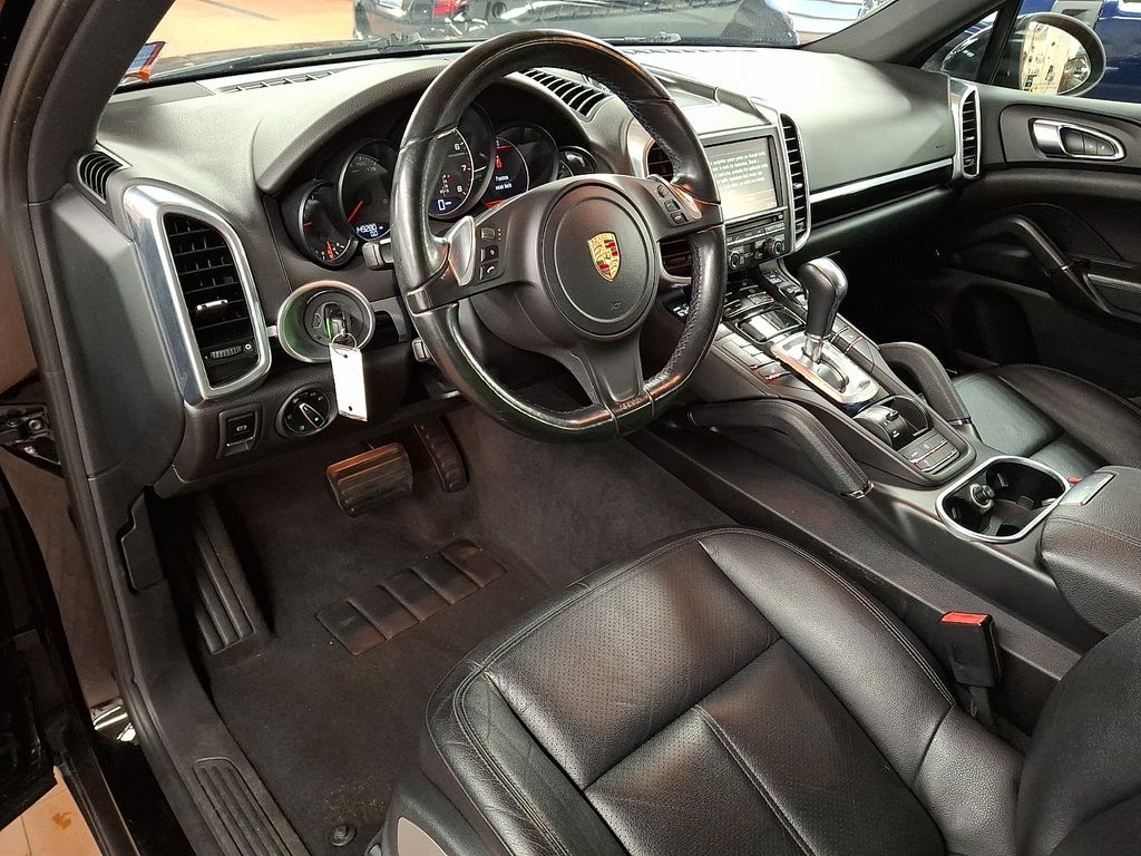 Thumbnail: 2014 Porsche Cayenne - 9