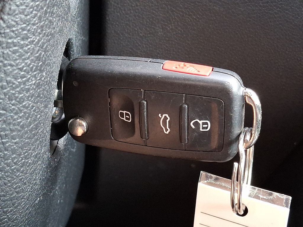 Thumbnail: 2019 Volkswagen Beetle - 20