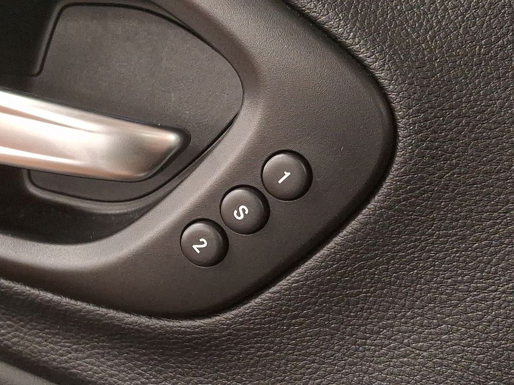 Thumbnail: 2022 Jeep Cherokee - 24