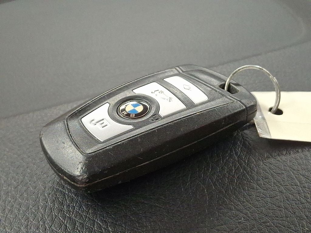 Thumbnail: 2011 BMW 5 Series - 24