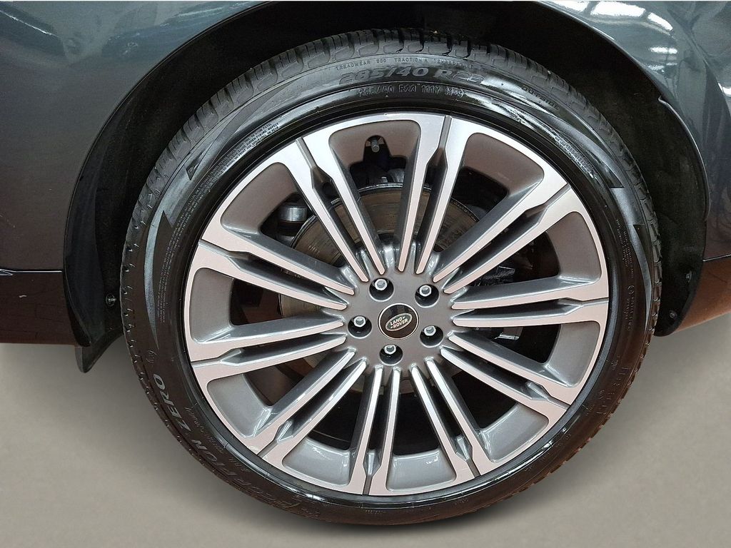 Thumbnail: 2023 Land Rover Range Rover - 4