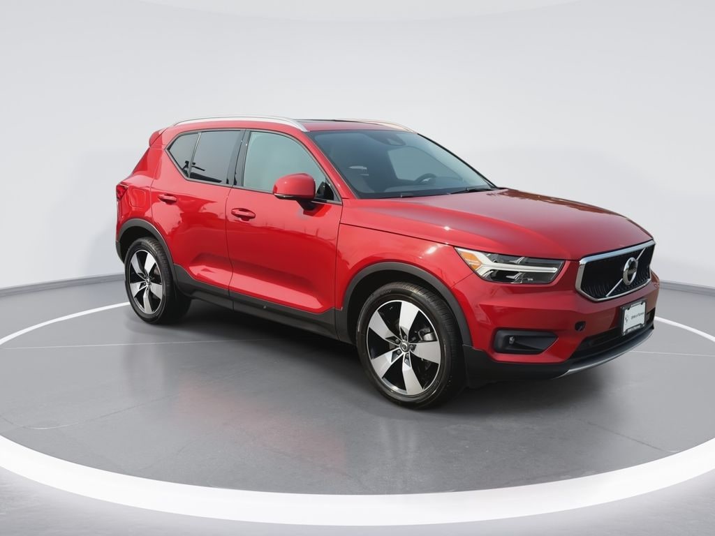 Used 2021 Volvo XC40 T5 Momentum SUV