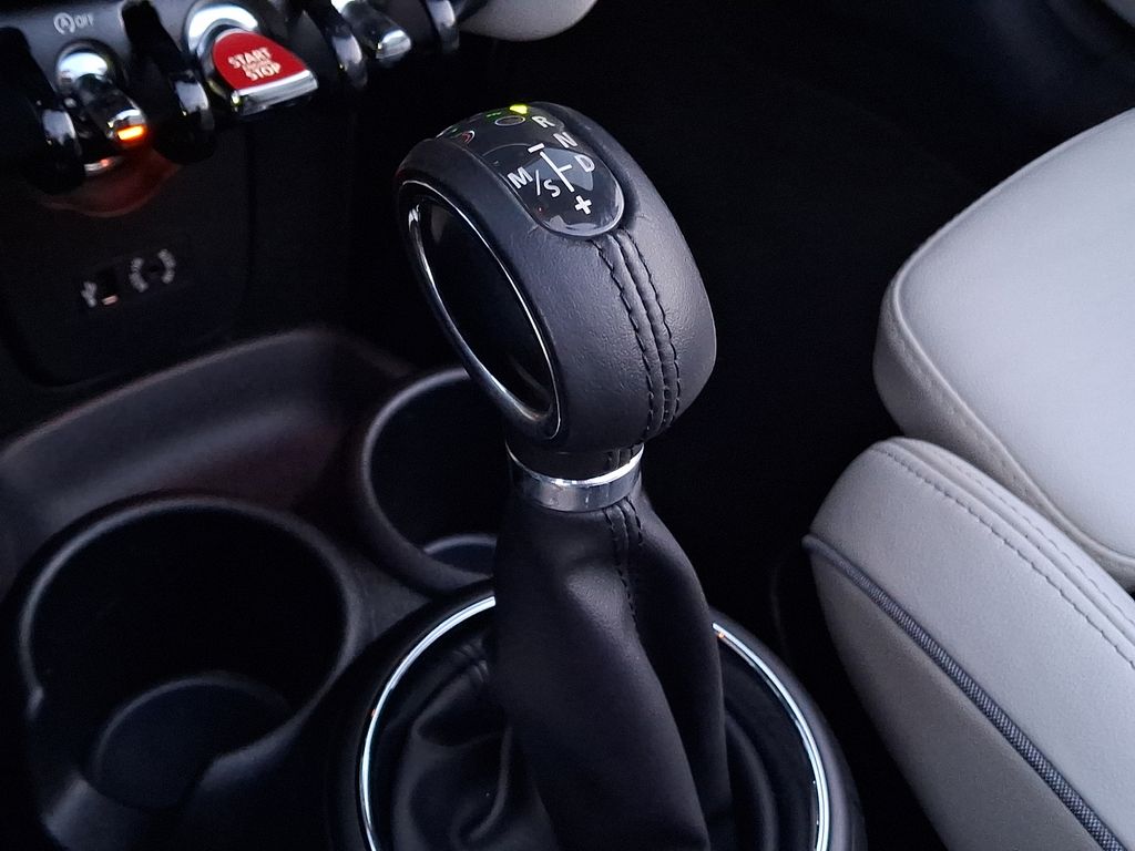 Thumbnail: 2017 MINI Cooper Convertible - 10