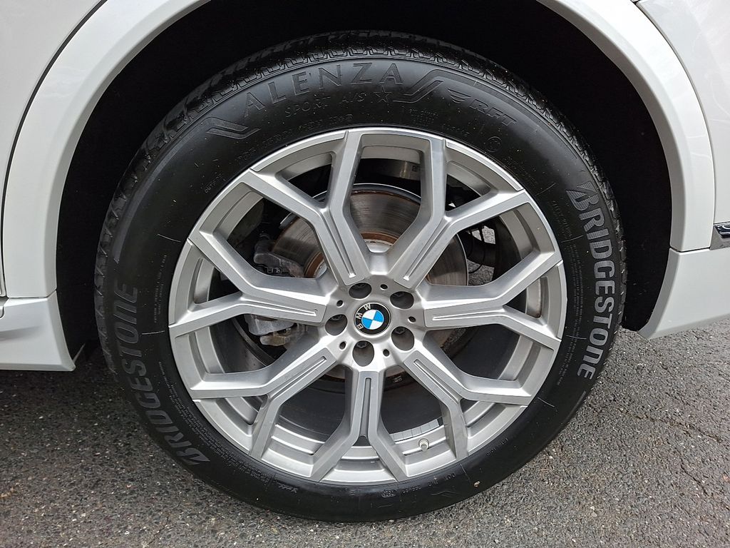 Thumbnail: 2024 BMW X7 - 7