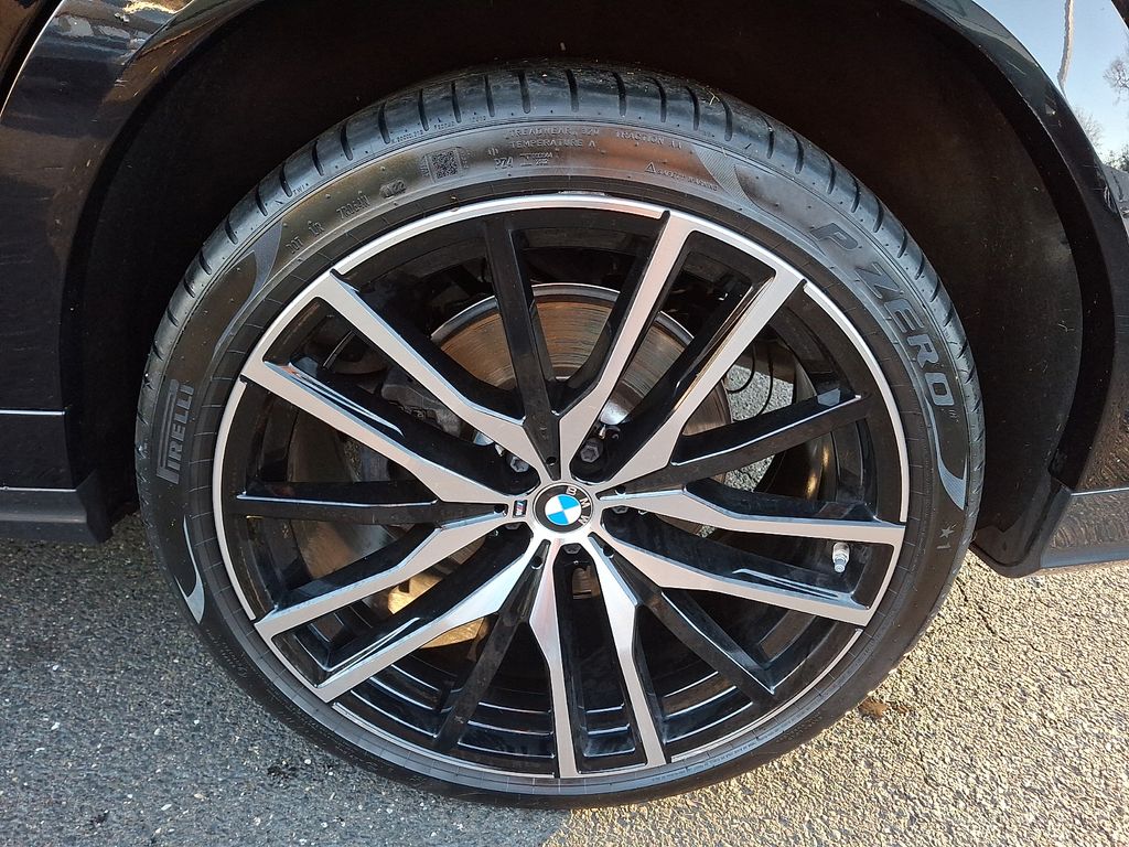 Thumbnail: 2022 BMW X6 - 6