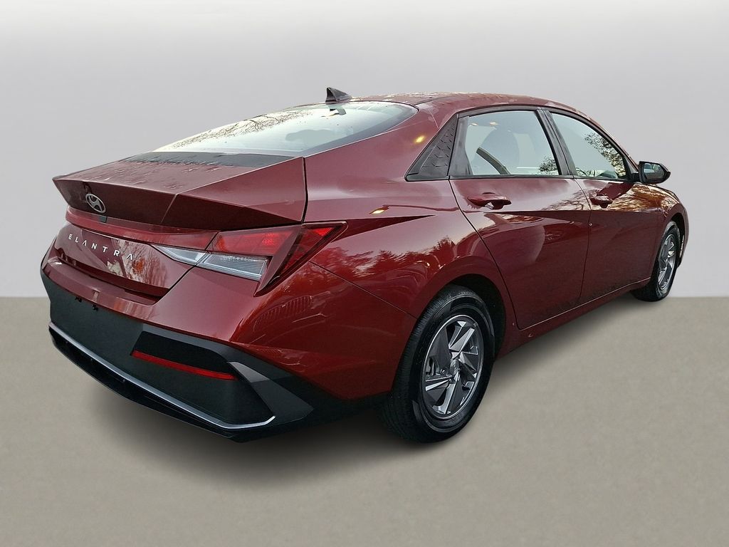 Thumbnail: 2025 Hyundai Elantra - 3