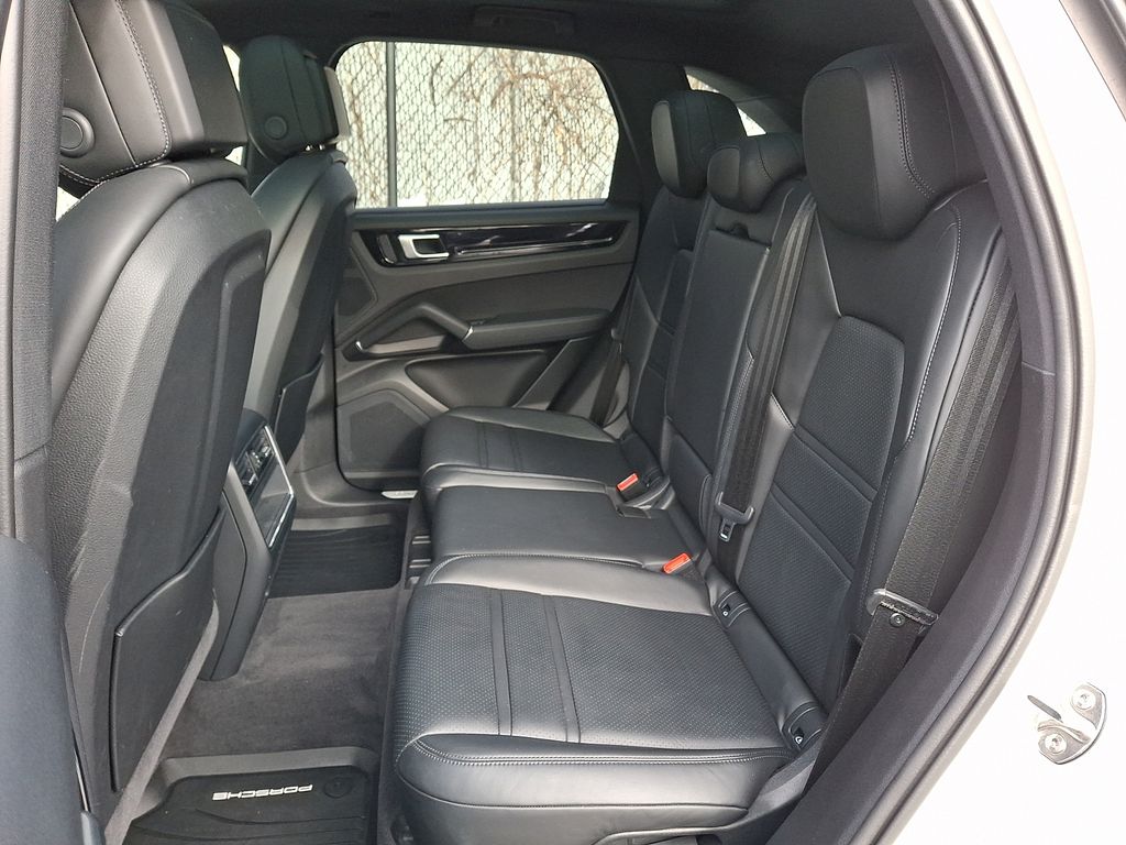 Thumbnail: 2023 Porsche Cayenne - 7