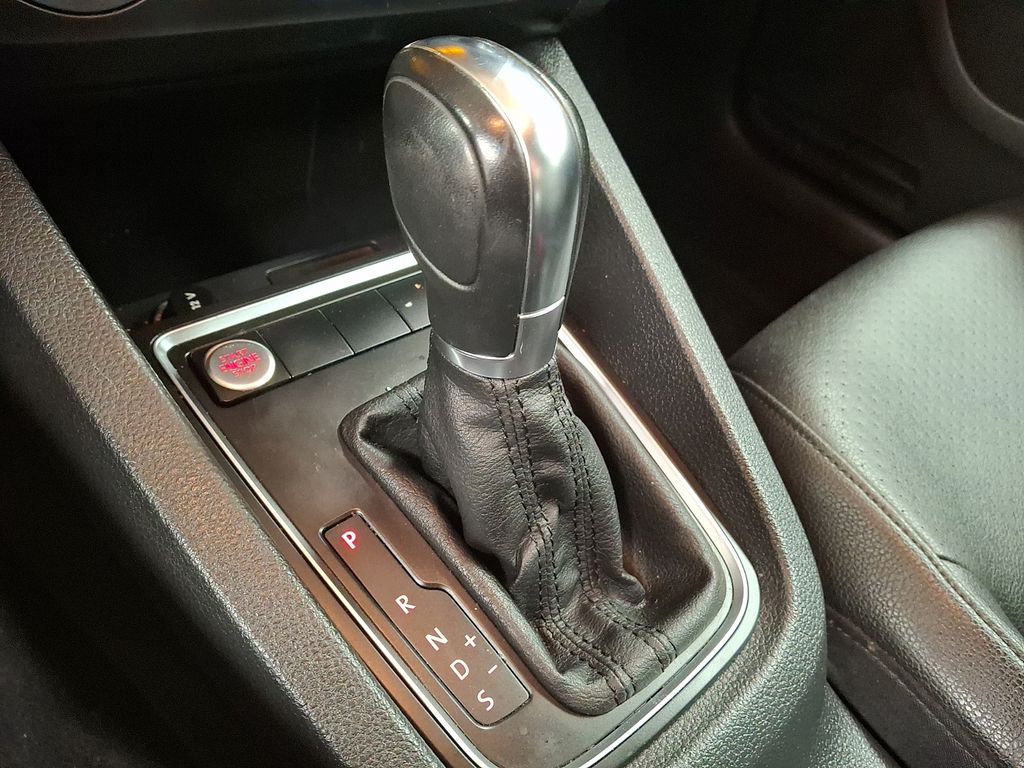 Thumbnail: 2017 Volkswagen Jetta - 13