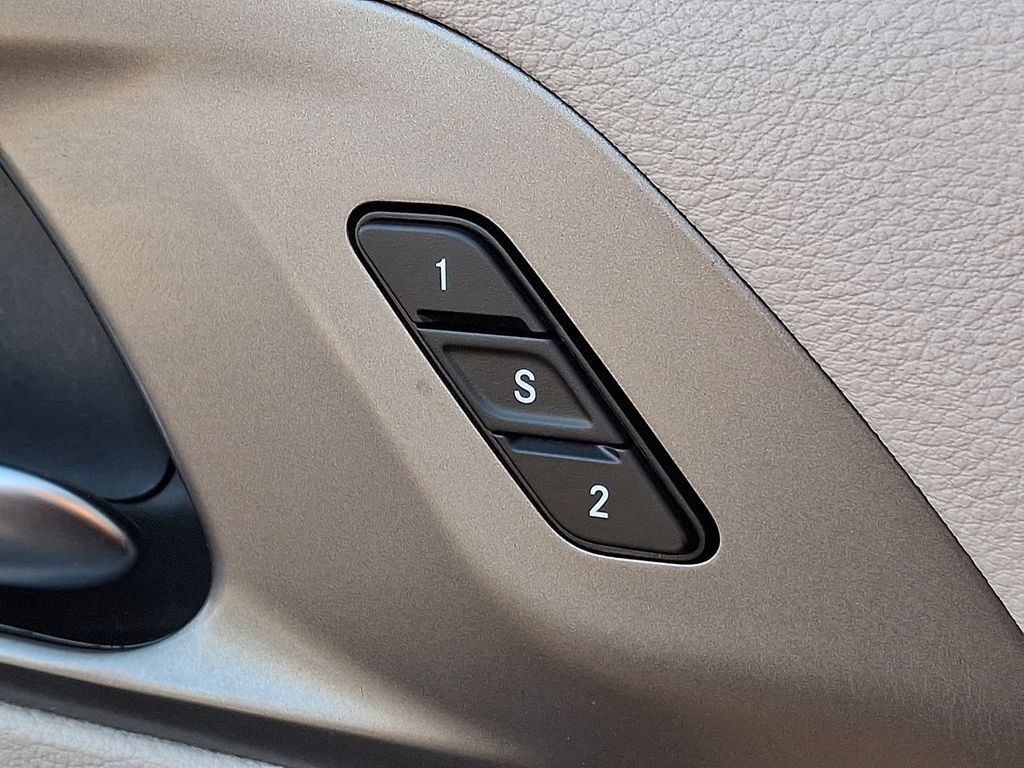 Thumbnail: 2023 Chrysler Pacifica - 24