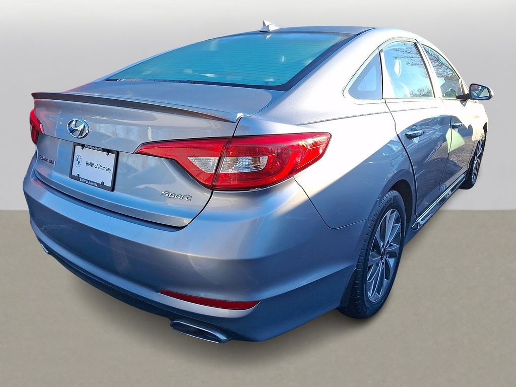 Thumbnail: 2015 Hyundai Sonata - 4