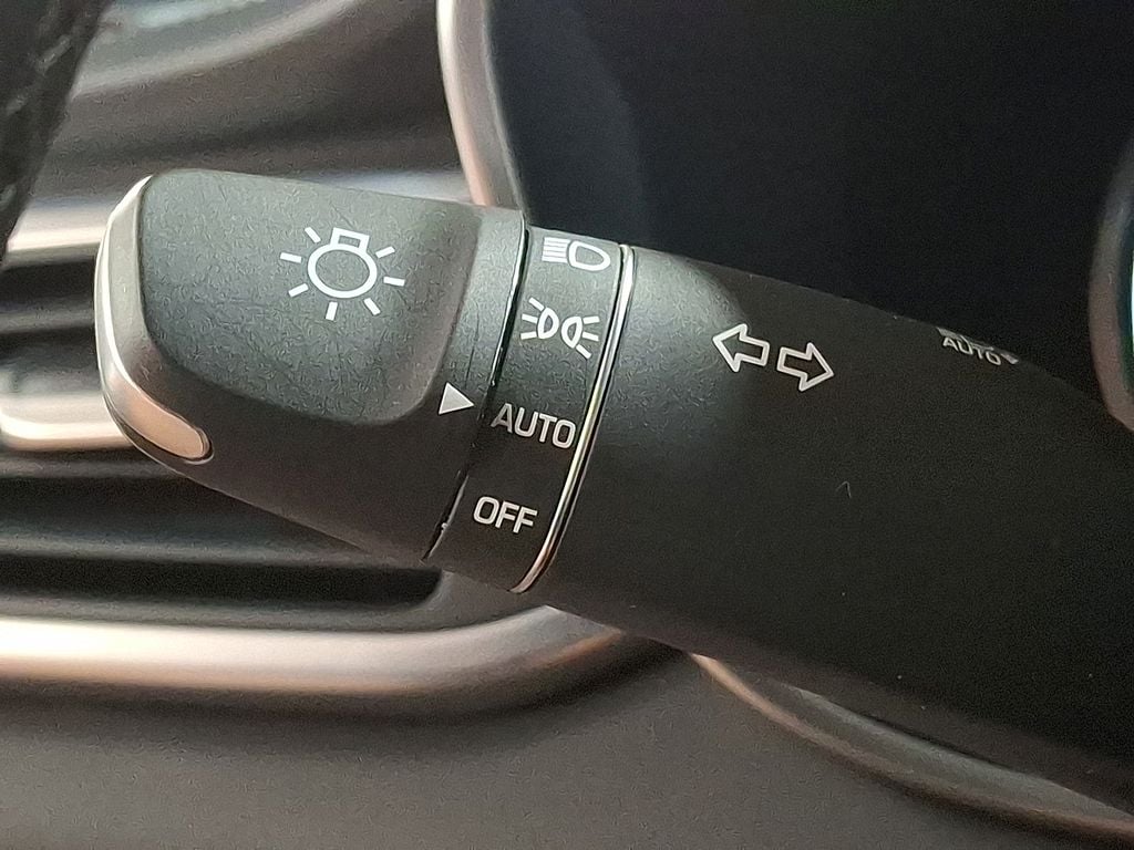 Thumbnail: 2023 Genesis G70 - 23