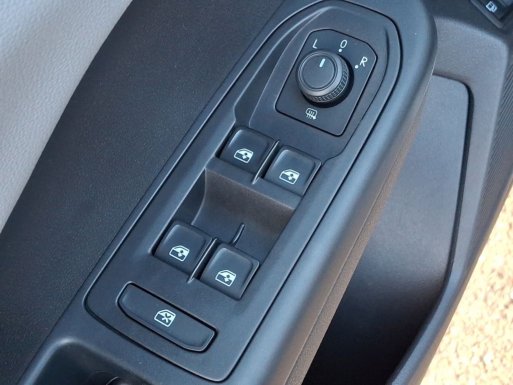 Thumbnail: 2022 Volkswagen Taos - 24