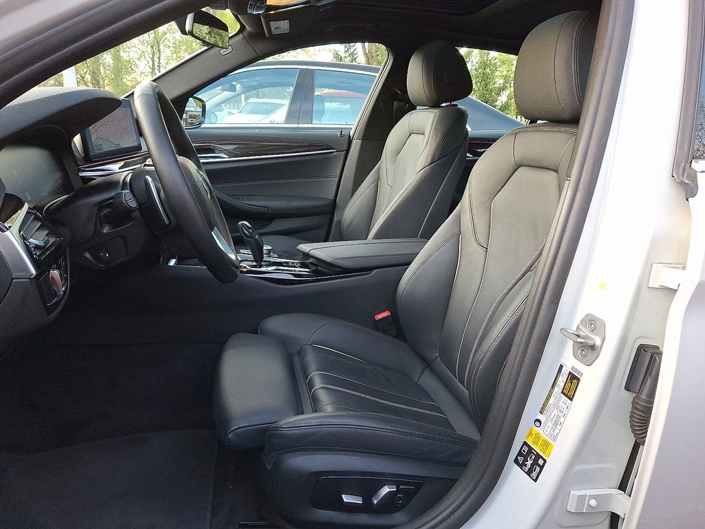 2022 BMW 5 Series 540i xDrive 10