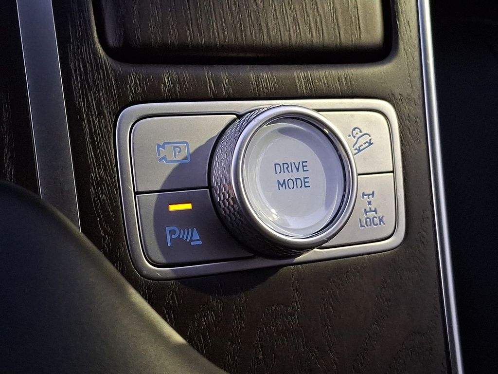 Thumbnail: 2023 Genesis GV80 - 21