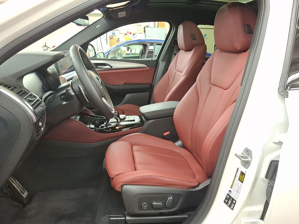 Thumbnail: 2024 BMW X4 - 9