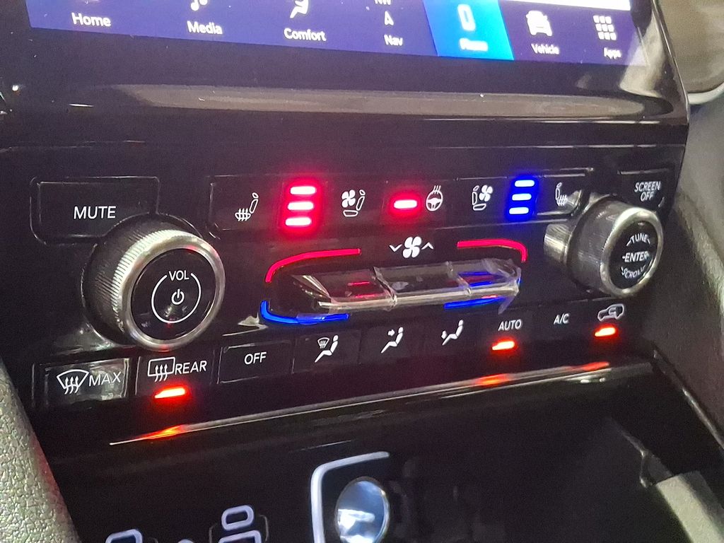 Thumbnail: 2023 Jeep Grand Cherokee - 14