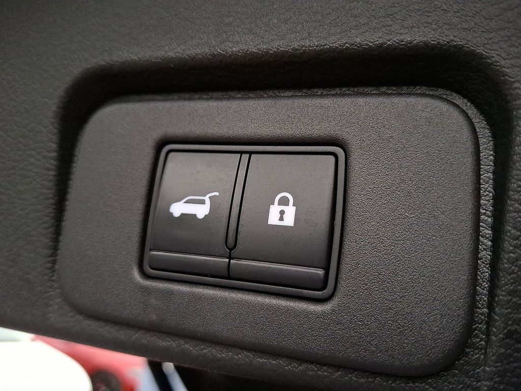 2022 Nissan Rogue Platinum 28