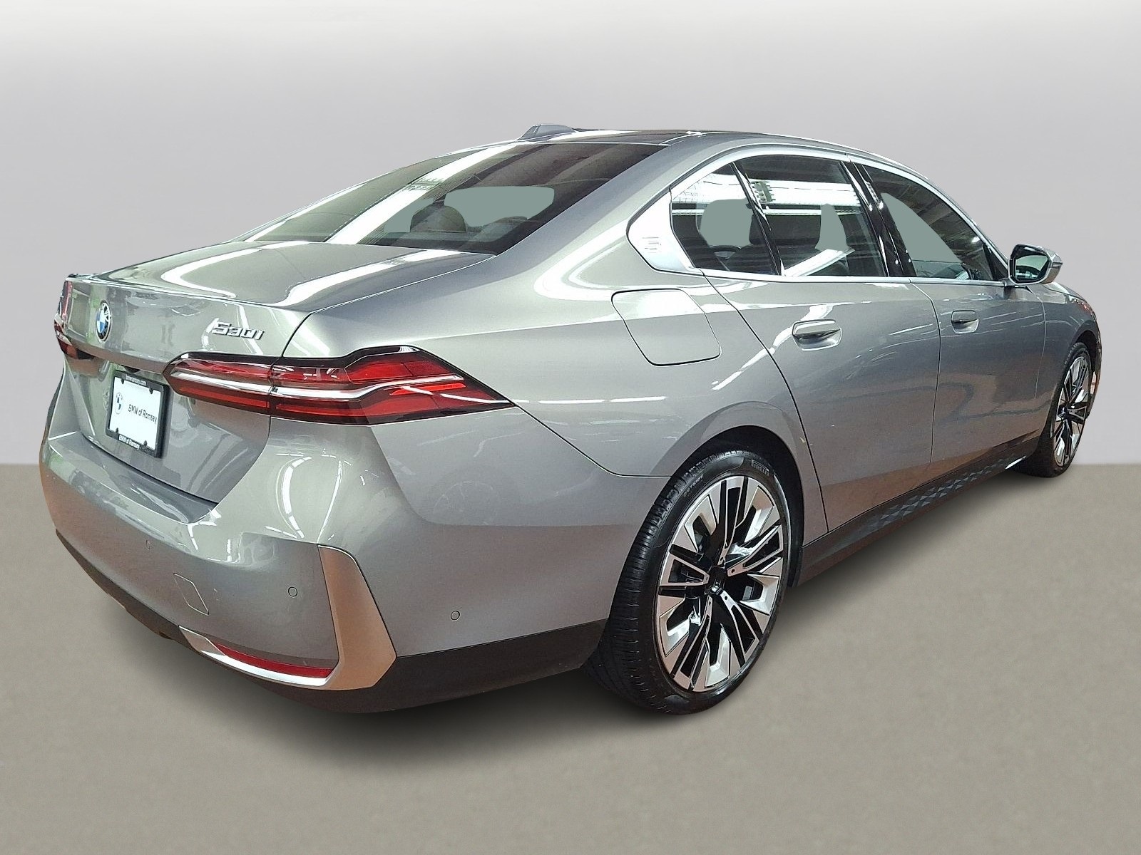 Thumbnail: 2025 BMW 5 Series - 4