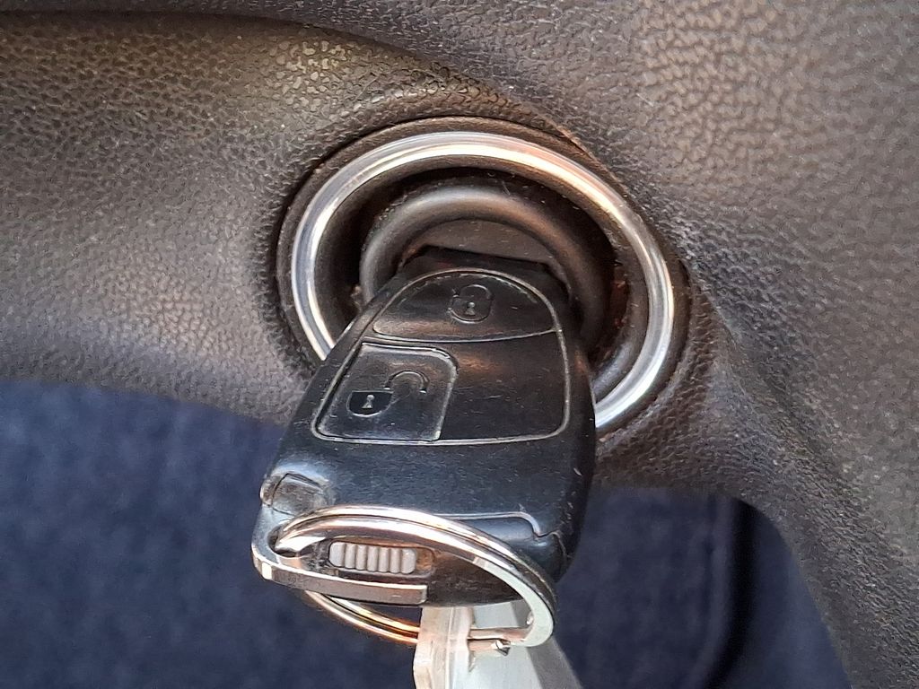 Thumbnail: 2006 Mercedes-Benz M-Class - 21