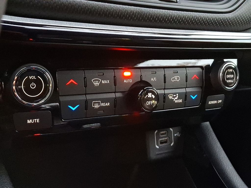 Thumbnail: 2022 Jeep Compass - 9