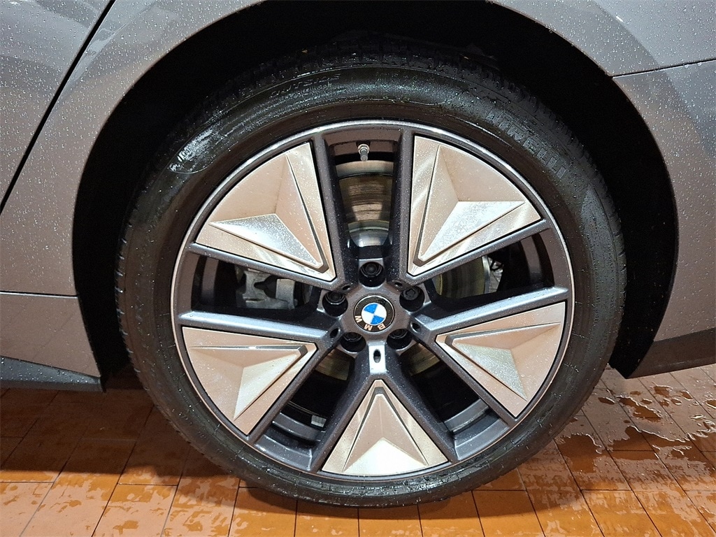 Thumbnail: 2025 BMW i4 - 7