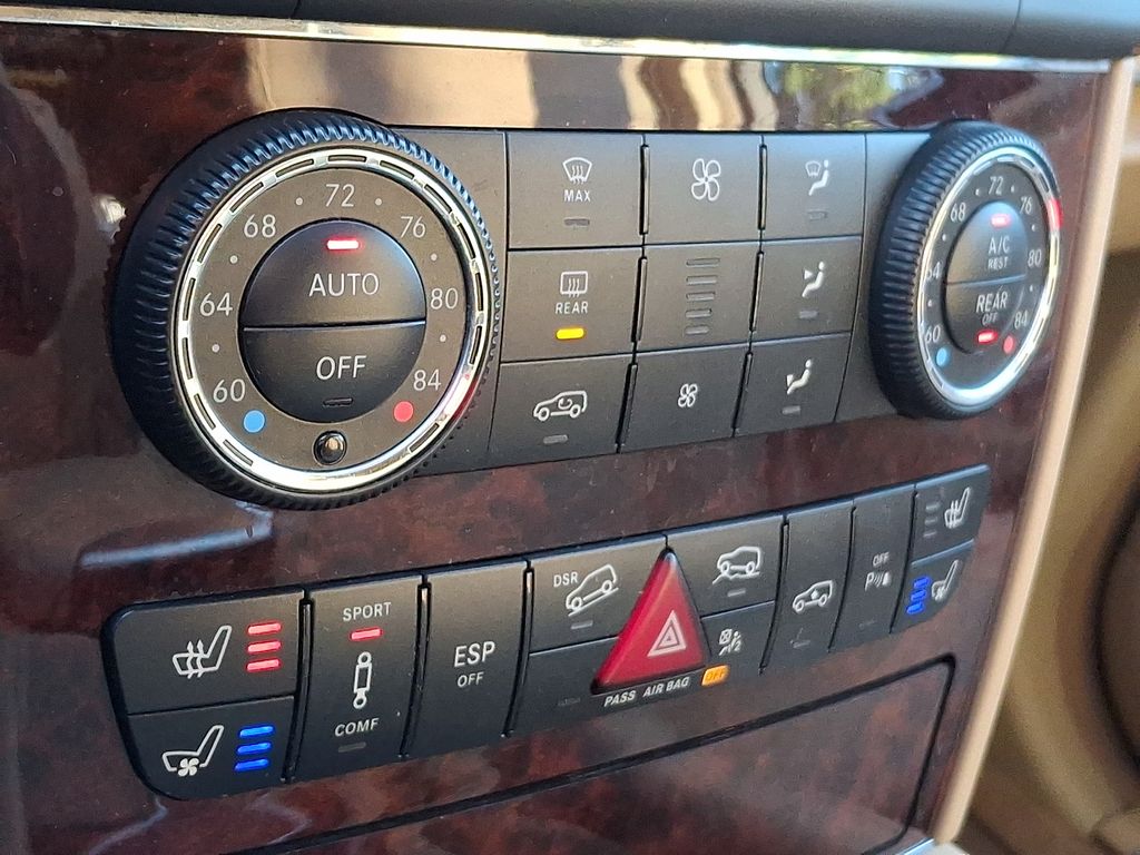 Thumbnail: 2011 Mercedes-Benz GL-Class - 14