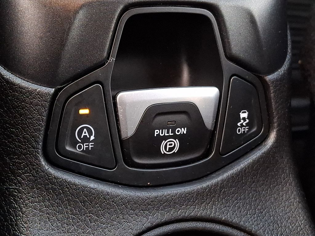 Thumbnail: 2020 Jeep Compass - 22