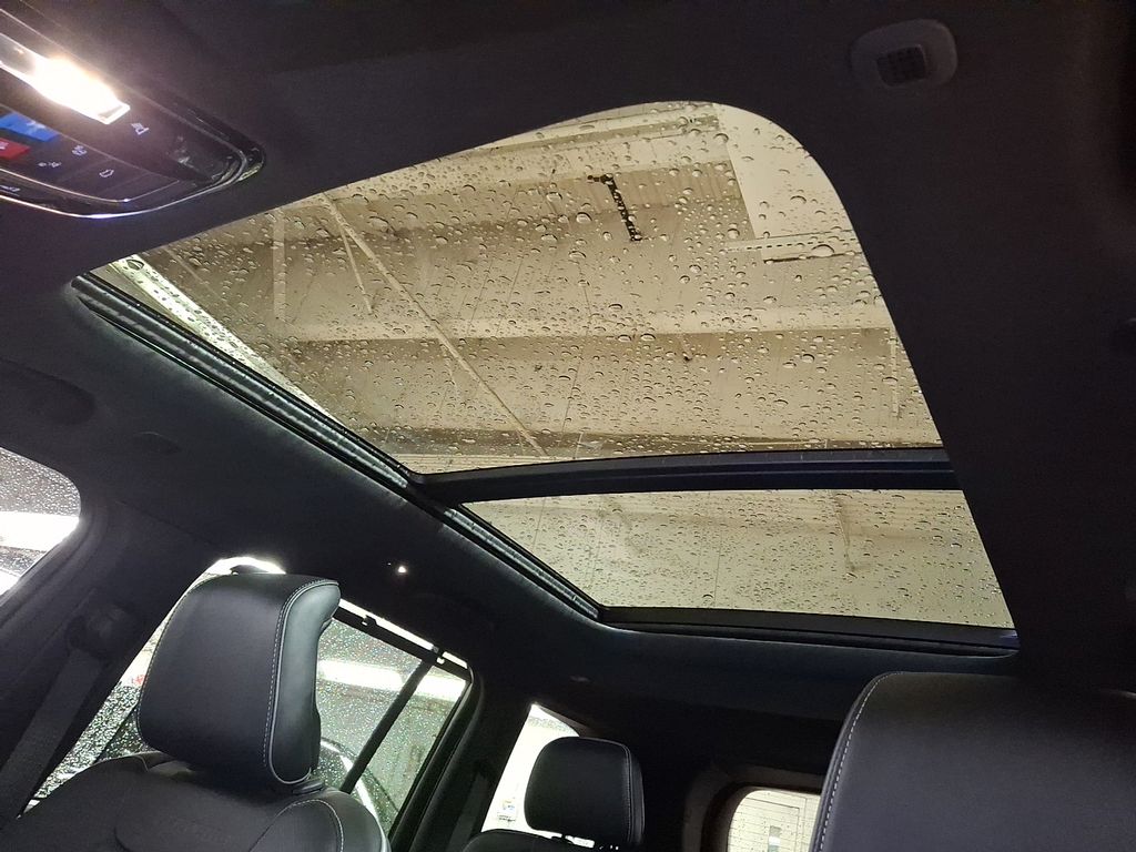 Thumbnail: 2023 Jeep Grand Cherokee - 12