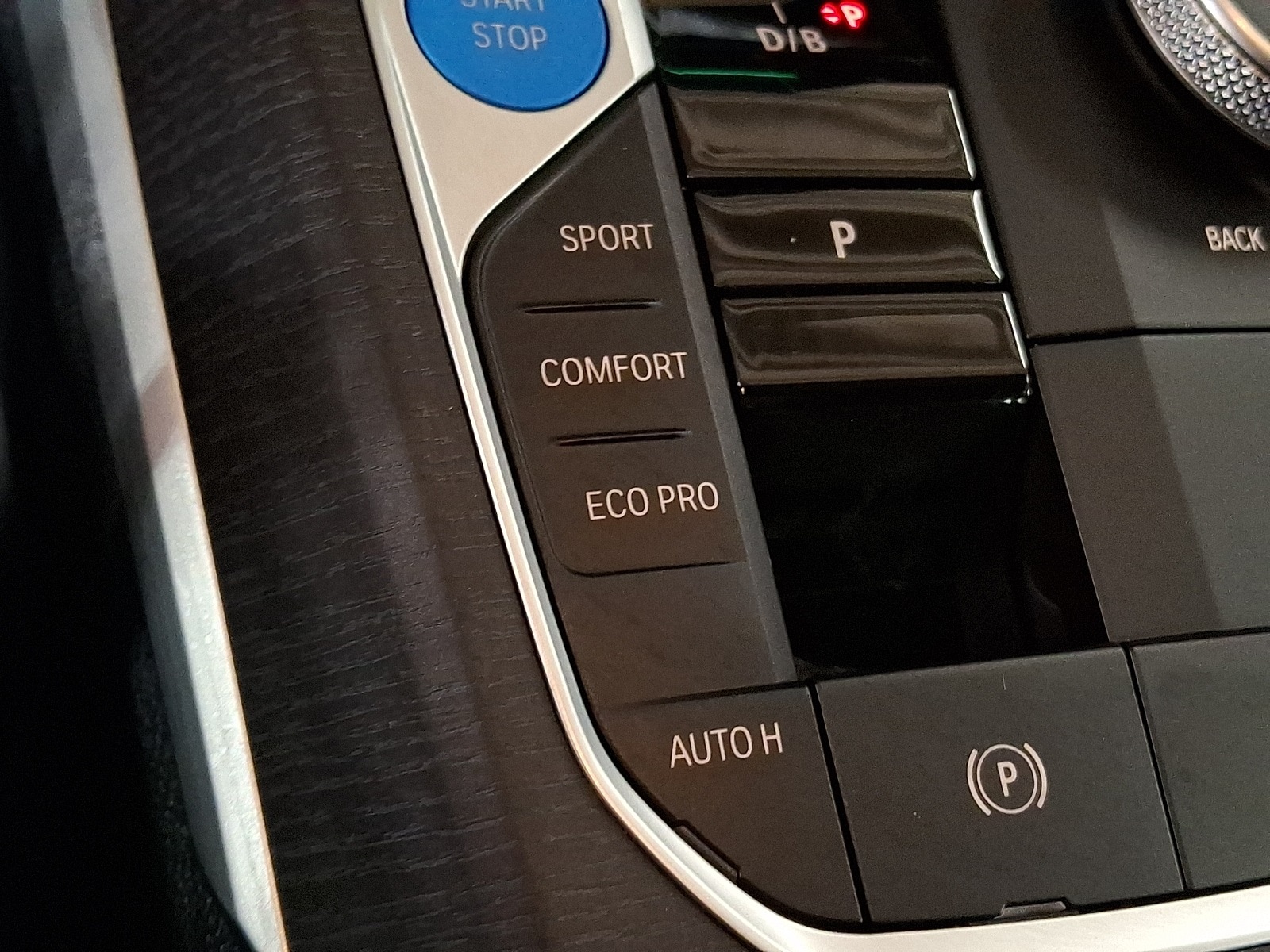 Thumbnail: 2025 BMW i4 - 20