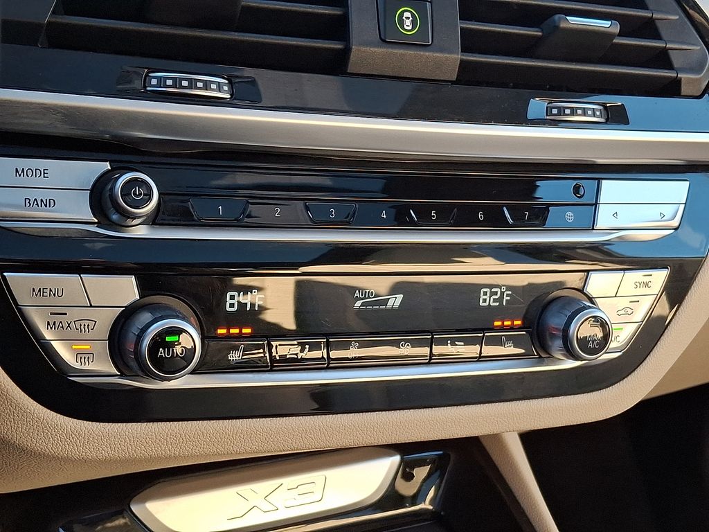 Thumbnail: 2021 BMW X3 - 11