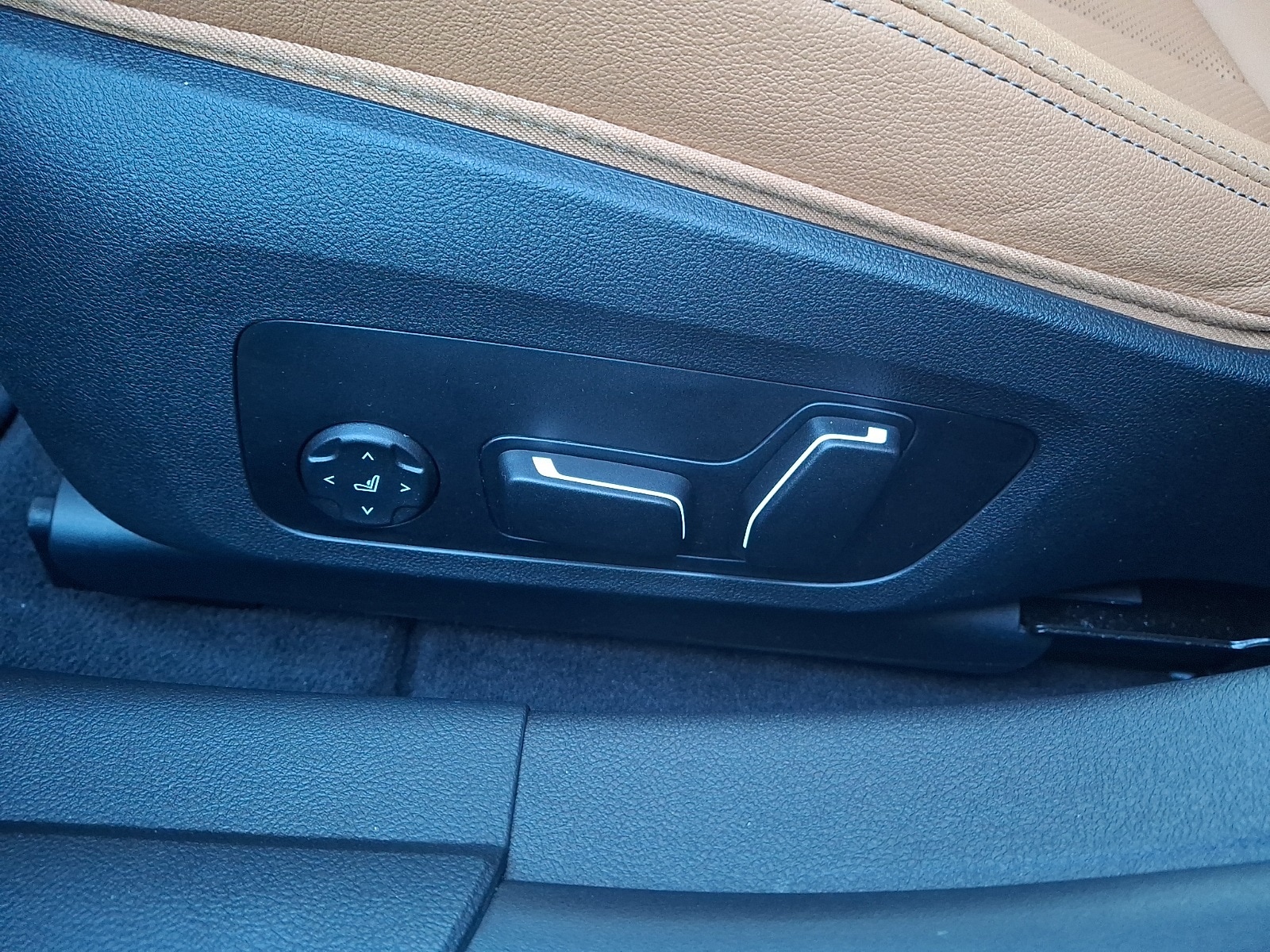 Thumbnail: 2025 BMW i4 - 11