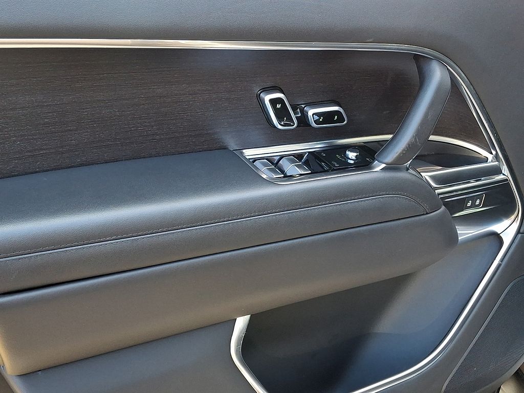 Thumbnail: 2023 Land Rover Range Rover - 8