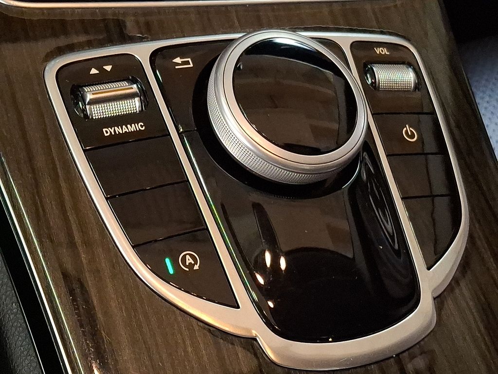 Thumbnail: 2018 Mercedes-Benz C-Class - 20