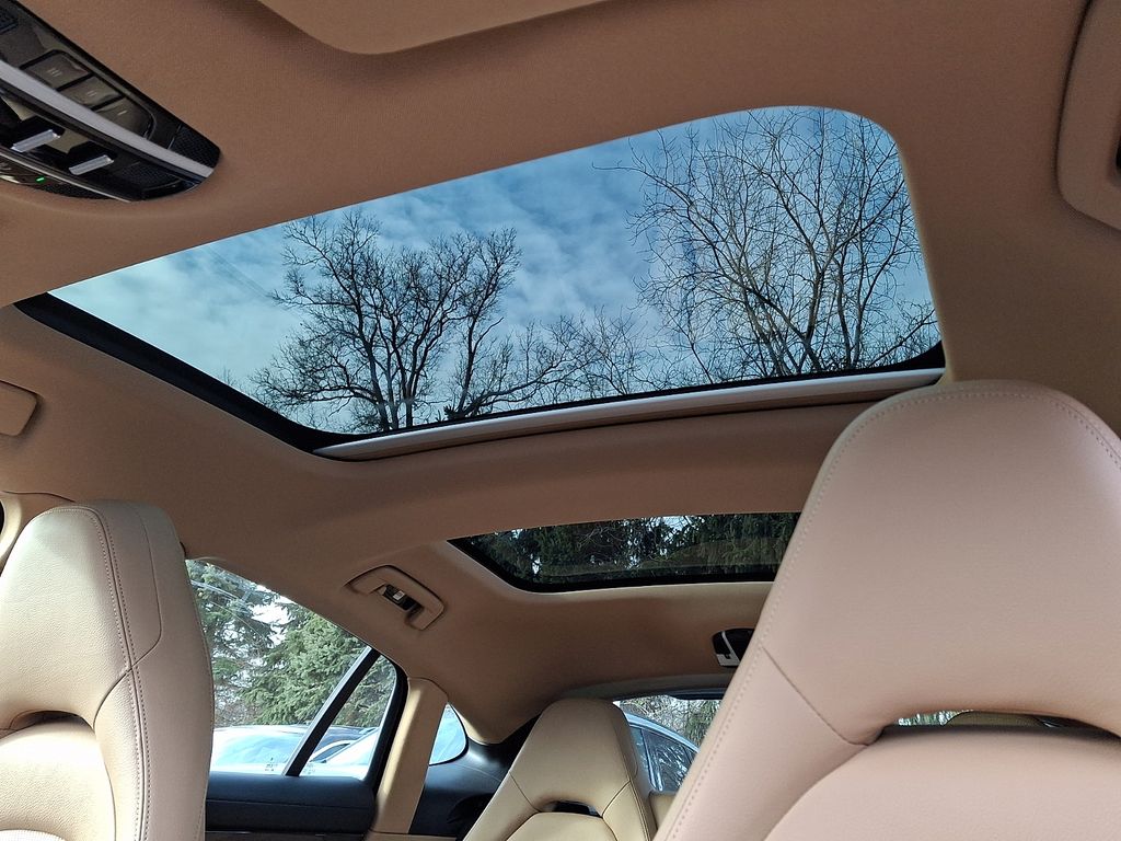 Thumbnail: 2022 Porsche Panamera - 11