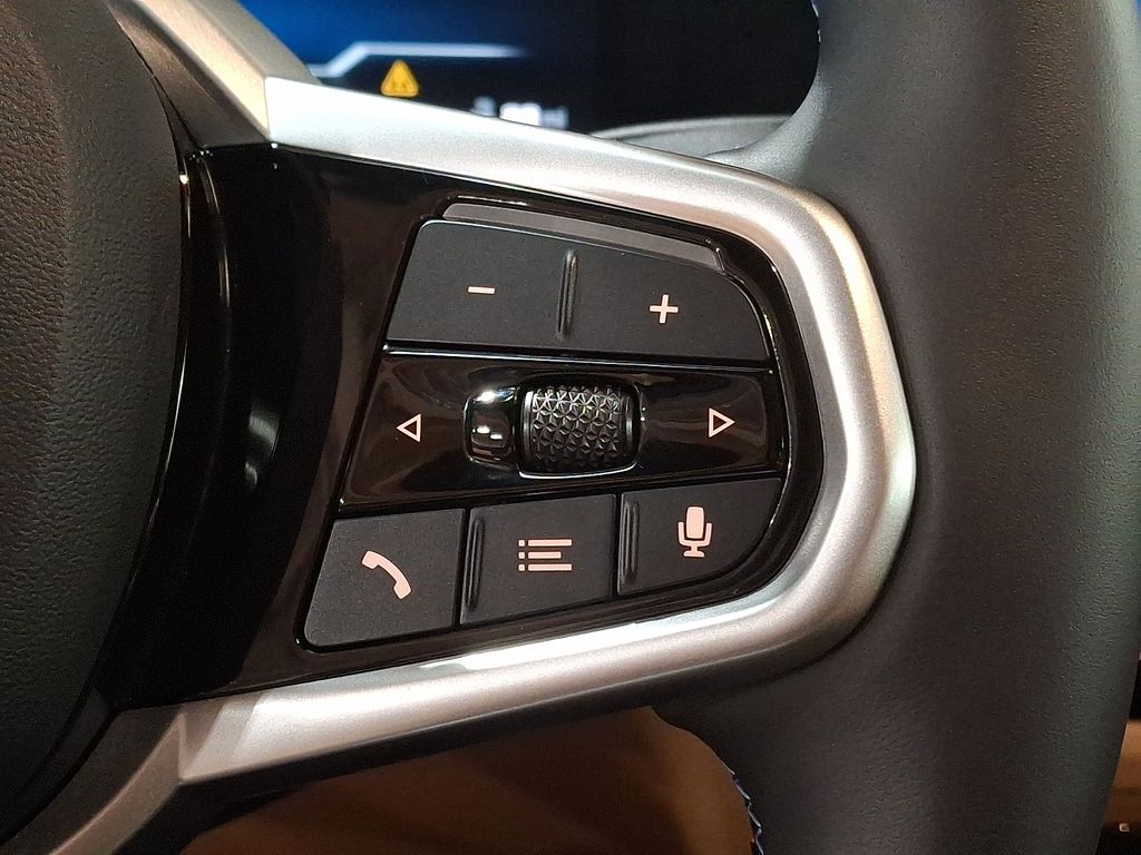 Thumbnail: 2025 BMW i4 - 19